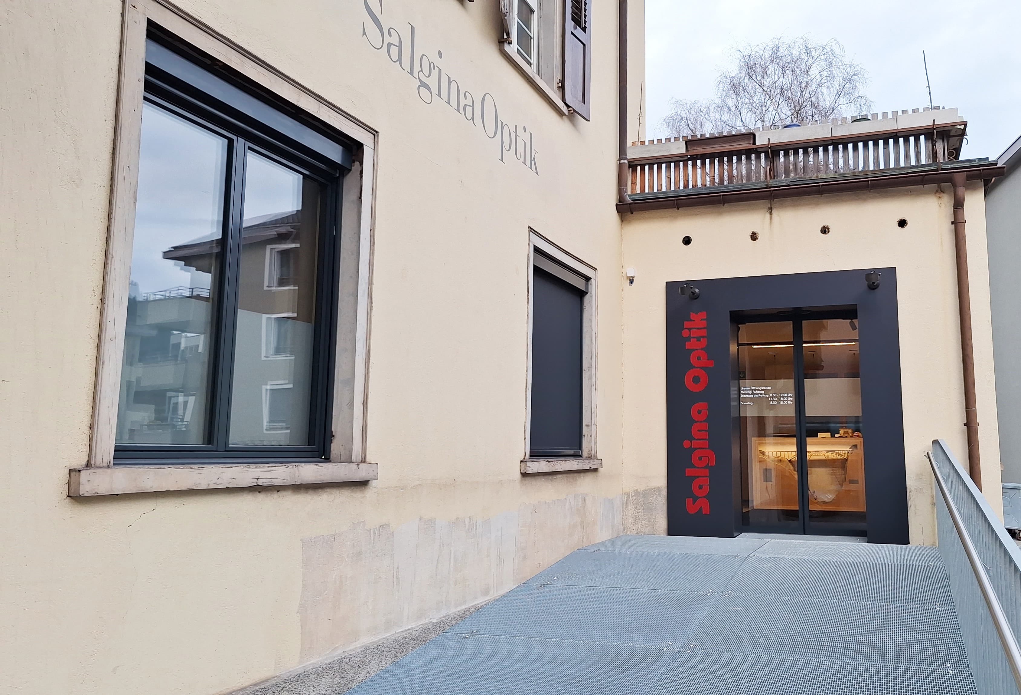 Barrierefreier Zugang zu Salgina Optik